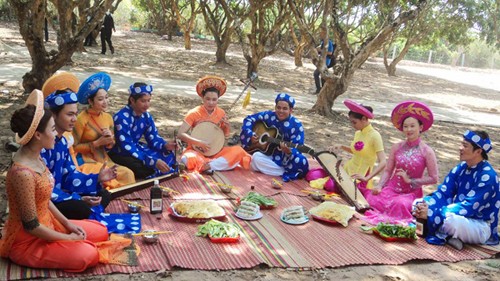 Festival ເດີນກາຕາຍຕືແຫ່ງຊາດຄັ້ງທີ 1 ຈະຖືກດຳເນີນທີ່ນະຄອນບາກລຽວ - ảnh 1